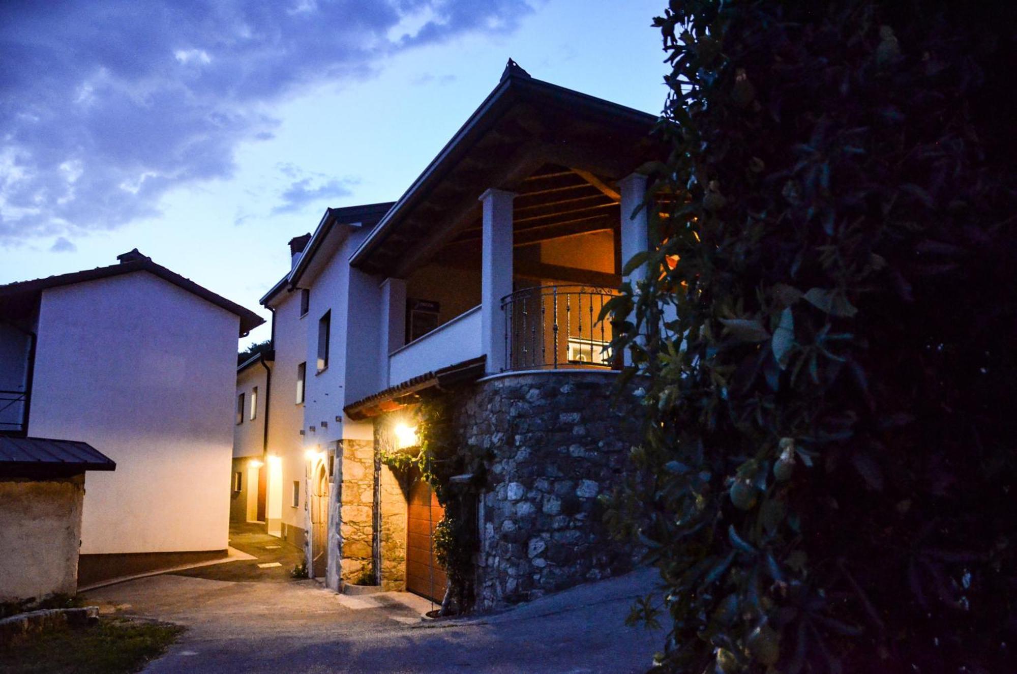 Apartmaji Tanto Malovse Crnice ภายนอก รูปภาพ